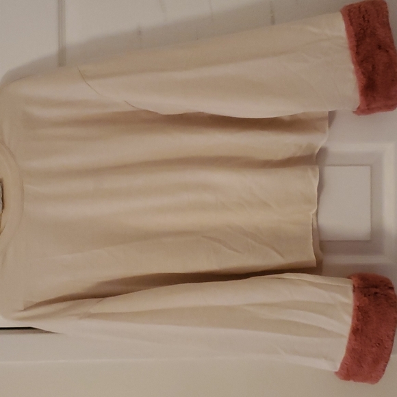 Cropped Top - Picture 2 of 8